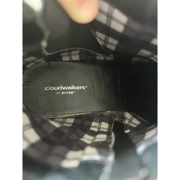 Cloud walkers by Avenue Black Faux Suede ankle booties with zipper - Picture 5 of 10